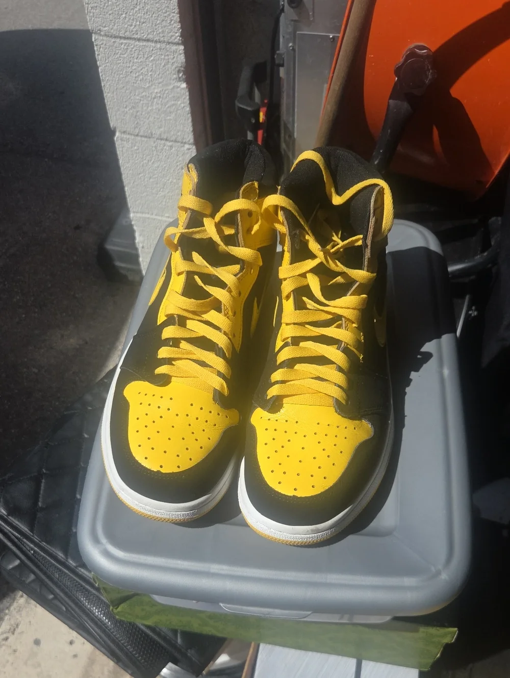 Jordan Men's High-Top Sneakers in Black/Yellow